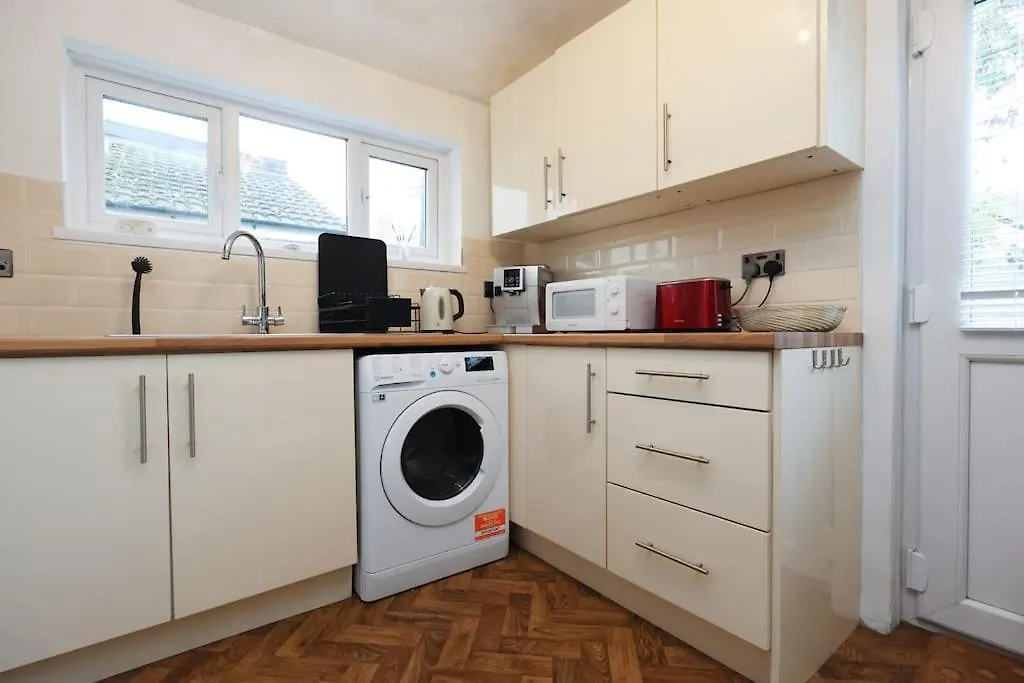 Apartman Spacious Pontcanna Apartment, Driveway Parking & 10 Min To City Centre Cardiff