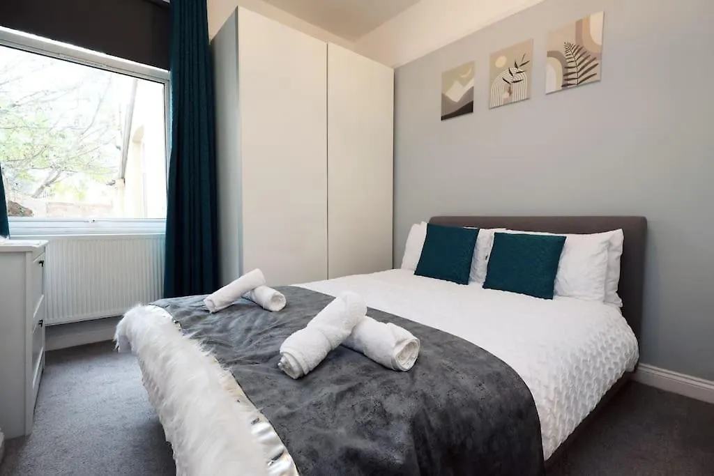 Spacious Pontcanna Apartment, Driveway Parking & 10 Min To City Centre Cardiff 0*,  Egyesült Királyság