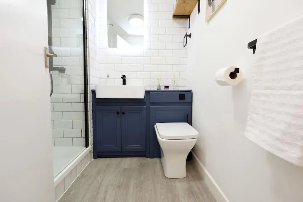 Spacious Pontcanna Apartment, Driveway Parking & 10 Min To City Centre Cardiff 0*,  Egyesült Királyság
