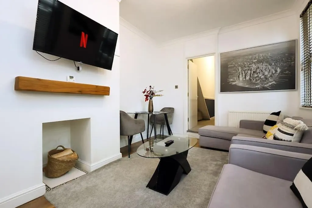 Apartman Spacious Pontcanna Apartment, Driveway Parking & 10 Min To City Centre Cardiff