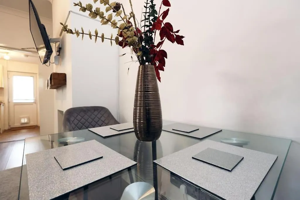 Spacious Pontcanna Apartment, Driveway Parking & 10 Min To City Centre Cardiff Apartman
